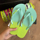 Kit Santa Lolla Chinelo Flip Flop Borracha E Necessaire Estampada 059A.4C52