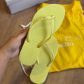 Kit Chinelo de Dedo Arezzo e Mochila Esportiva Z190260072