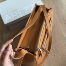 Bolsa Arezzo Emilly Grande Pouch A581000497