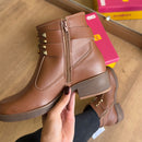 Bota Moleca Couro Fivela Tiras Grossas 5354.201