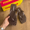 Chinelo De Dedo Moleca Grampos Dourados 5552.603